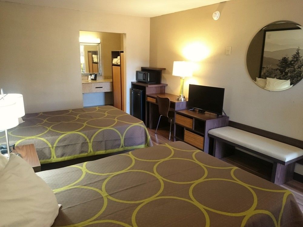 Super 8 By Wyndham Asheville Airport Fletcher Dış mekan fotoğraf