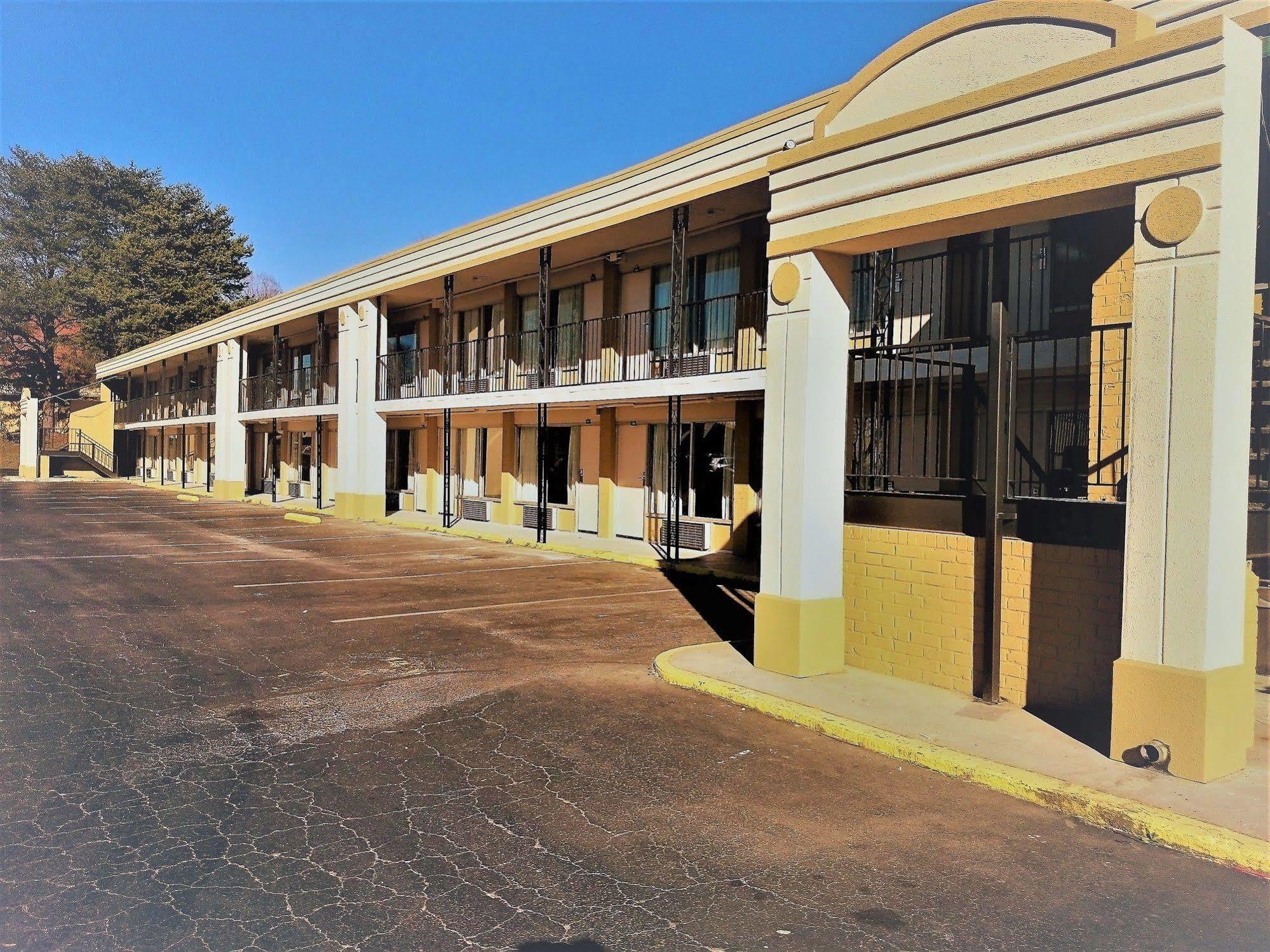 Super 8 By Wyndham Asheville Airport Fletcher Dış mekan fotoğraf